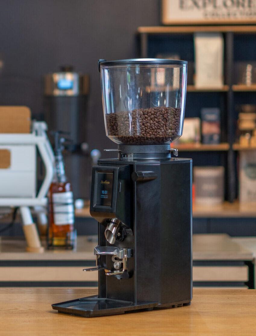 Commercial Grinder Showdown: Anfim Luna vs. Mahlkonig E65S Commercial Grinder Showdown: Anfim Luna vs. Mahlkonig E65S